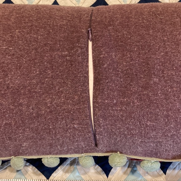 Anthropologie decorative pillow - Picture 3 of 8